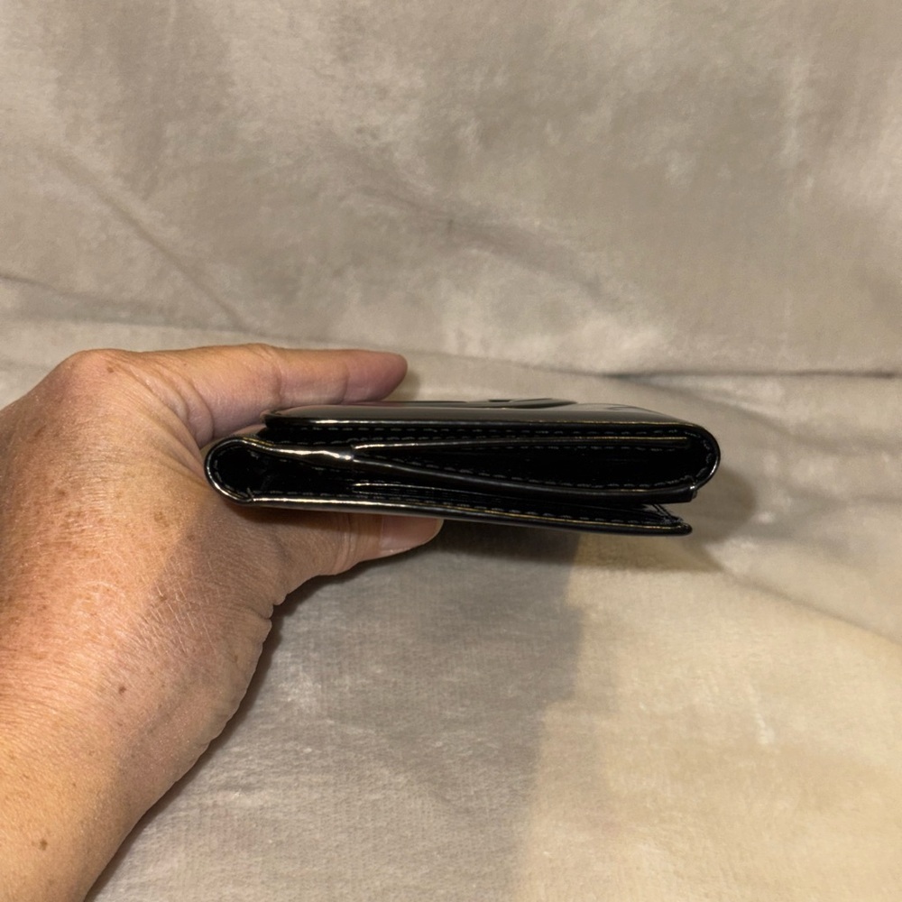 Gucci Glossy Black Leather Clutch - Picture 6 of 14